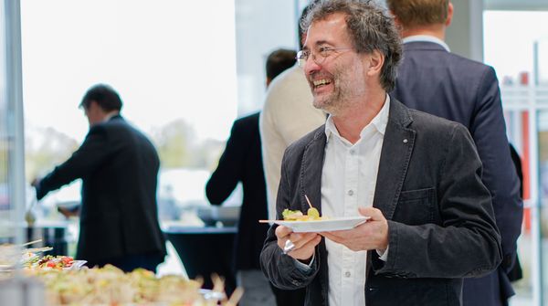 Lindschulte-Mitarbeiter am Buffet auf einer unserer Veranstaltungen